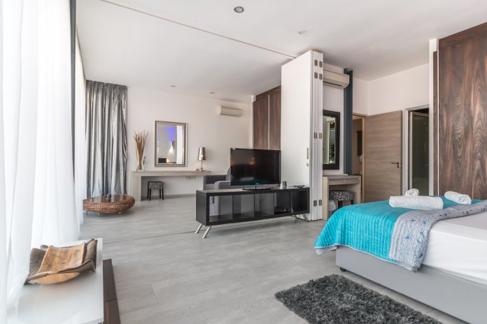 bed-bedroom-chair-210265