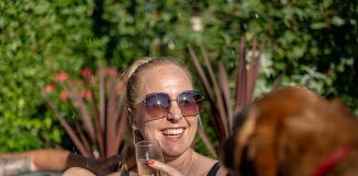 Wanna jacuzzi ogrodowa w stylu slow living – dlaczego relaks na świeżym powietrzu staje się nowym luksusem? wanna jacuzzi ogrodowa 1.jpg